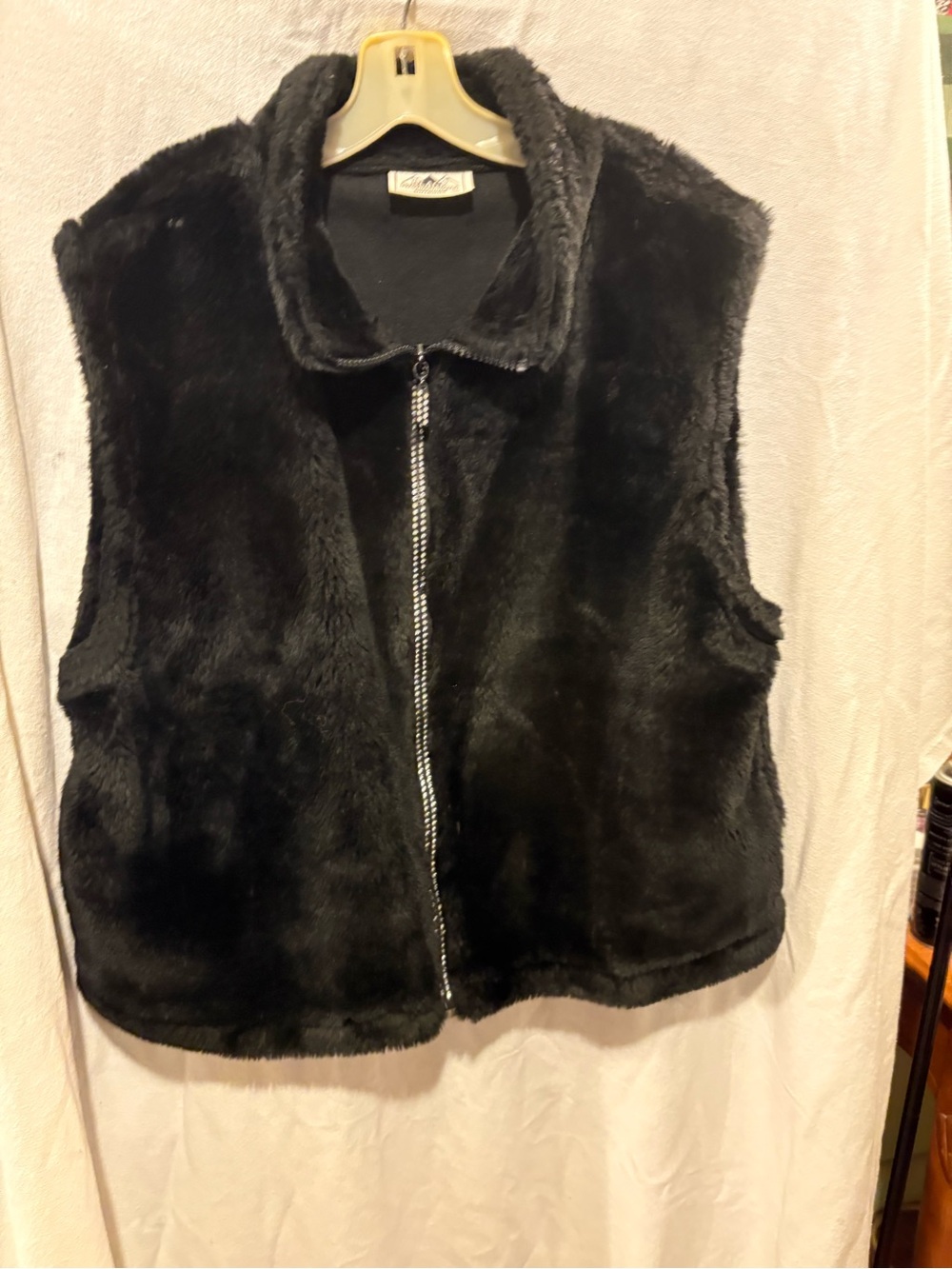 Faux Fur Zip-Front Vest - Black
